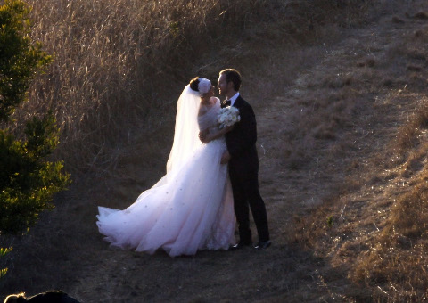 matrimonio Anne Hathaway e Adam Shulman.jpg
