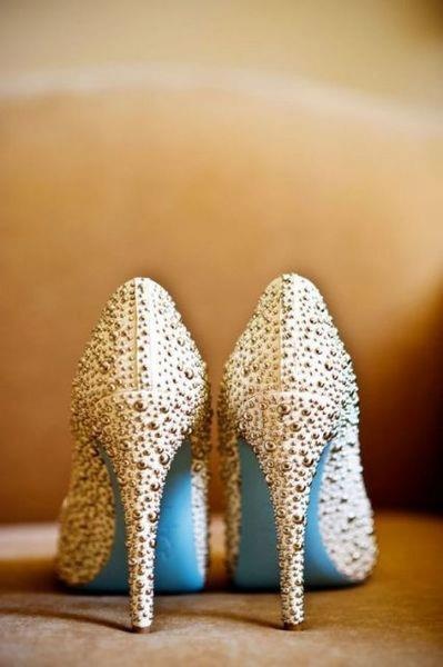 scarpe-sposa-suola-blu.jpg