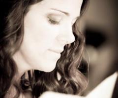 Foto della sposa durante lo scambio delle promesse