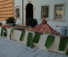 Buffet di antipasti per il ricevimento di matrimonio