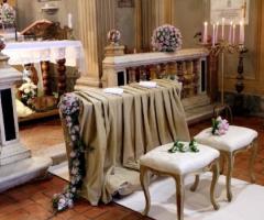 Addobbi floreali per una cerimonia elegante