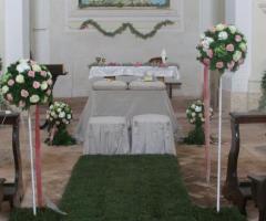 Addobbi floreali per la cerimonia religiosa