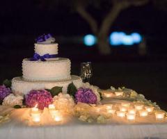 Fiori d'Arancio Fioristi - Fiori per la torta nuziale