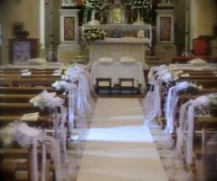 Addobbi per i banchi della chiesa