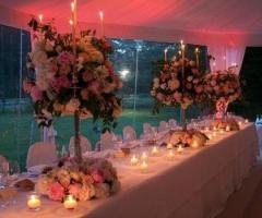 Candelabri romantici per il ricevimento di matrimonio