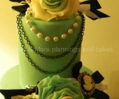 Wedding cake elegante sui toni del verde