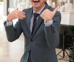 Antonio Bucci durante l'animazione al matrimonio