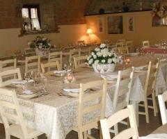 Tavolate per il ricevimento di matrimonio all'Agriturismo La Moffelona