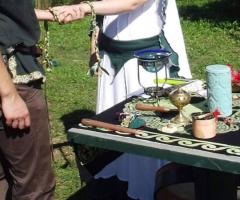 Francesca Pedrigi Celebrante - Handfasting stile celtico