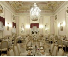 Villa Ramacca - Allestimento del salone interno per ricevimenti nuziali