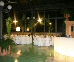 Tavoli nella struttura esterna