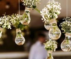 Elite Mariage - Boccette a lampadina di gypsophila sospese