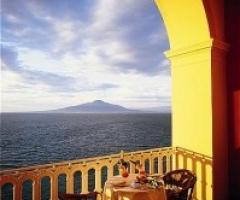 Vista panoramica dalla location di matrimonio sul golfo di Napoli