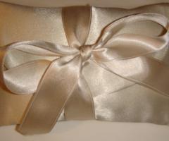 Bustina in raso - Piera Nespoli  -  Bottega d'Arte