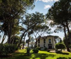 La Villa Global Events - Villa immersa nel verde