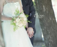 Eleonora Ricappi - Foto sposi mano nella mano