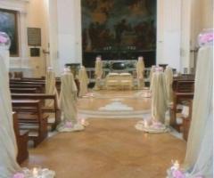 Addobbo floreale per la chiesa