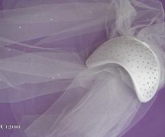 Virgola rivestita in raso con strass swarovsky e  coda in tulle cosparsa da punti luce - Accessori Pamù