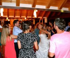 Djs For Party - La sposa si deiverte con la musica dal vivo