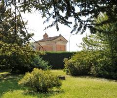 La Villa Casino Calvi immersa nel verde