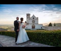 Sposi con basilica sullo sfondo