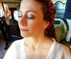 Tatiana Make up Artist - Il trucco per la sposa con particolare dell'acconciatura