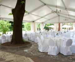 Tensostruttura per il ricevimento in giardino