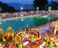 La meravigliosa piscina dell'Hotel Azzolini
