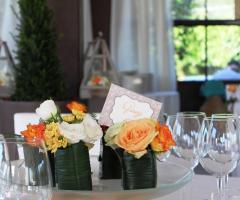 Centrotavola con rose per le nozze