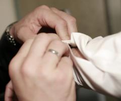 Preparazione sposo, Ancona - Fotografa Benedetta Biscaro