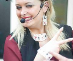 Maga Angie - L'intrattenimento per il matrimonio di magia ed illusione a Napoli