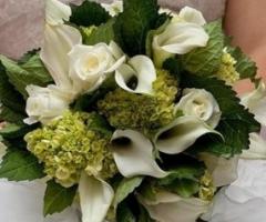 Bouquet sposa sui toni del verde