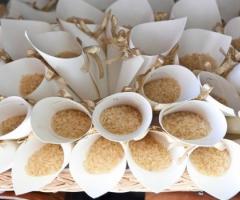 Coni porta riso per il matrimonio