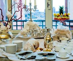 Grand Hotel Savoia  - Servizio per una colazione regale