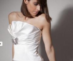 Pregiato abito da sposa realizzato con grande attenzione e rigore sartoriale