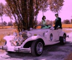 Foto dell\'arrivo degli sposi alla location di nozze