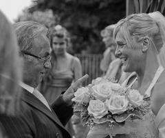 Fotografia della sposa con il padre