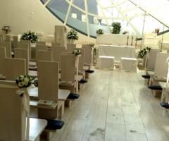 Addobbi floreali per la chiesa in stile moderno