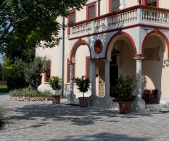 Ingresso all'Hotel Villa dei Tigli a Rodigo