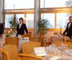 Lo staff pronto per dare inizio al banchetto - Grande Albergo Sole