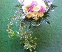 Bouquet sposa con rose bianche e rosa