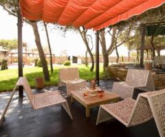 Zona relax esterna alla location di nozze