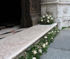 Addobbo ingresso chiesa