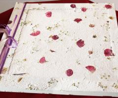 Album per foto in carta artigianale con fiori - L'Artigrafica snc
