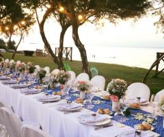 Guna Beach Club - A tavola in riva al mare