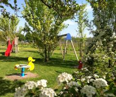 Zona giochi per i bambini al matrimonio
