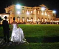 Villa Caroli Zanchi - Guardando il parco della Villa con i nostri ospiti