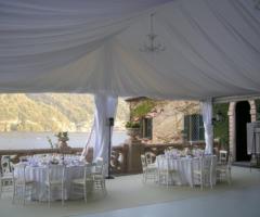 Ricevimento di nozze sul lago