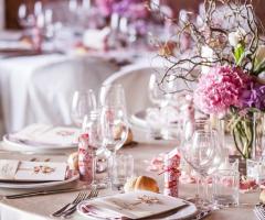 Allestimento floreale per matrimonio in stile romantico primaverile - WishVersilia