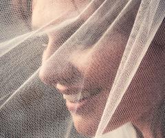 Direzione Ostinata - La sposa attraverso il velo